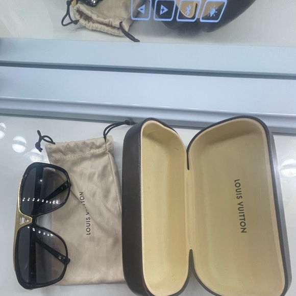 Louis Vuitton sunglasses - Picture 4 of 6